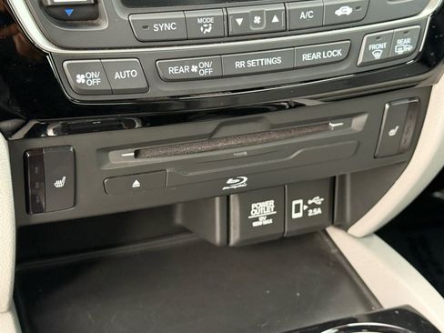 Used 2019 Honda Pilot Touring image 26