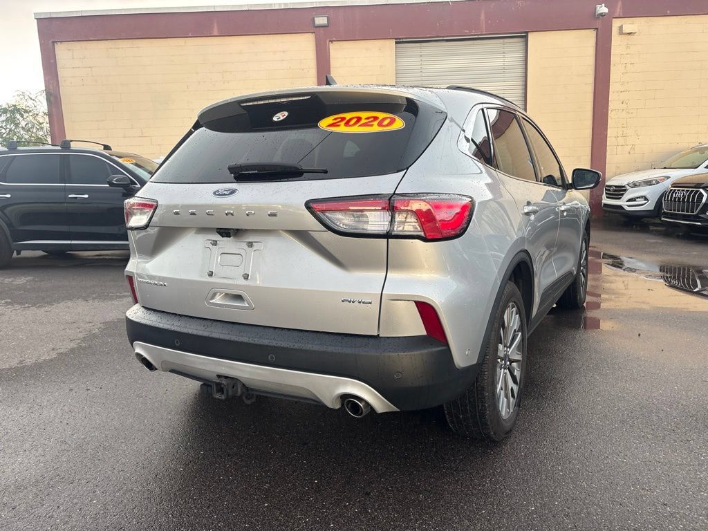 Used 2020 Ford Escape Titanium w/ Titanium Premium Package 2.0 AWD/4WD image 3
