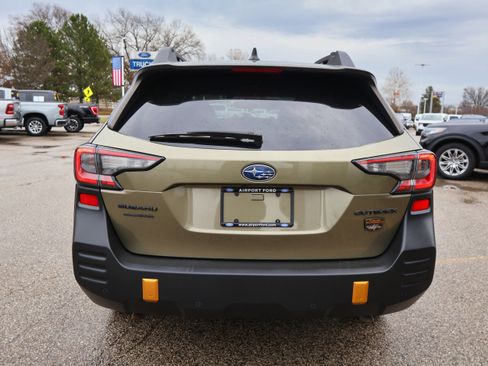 Used 2022 Subaru Outback Wilderness image 4