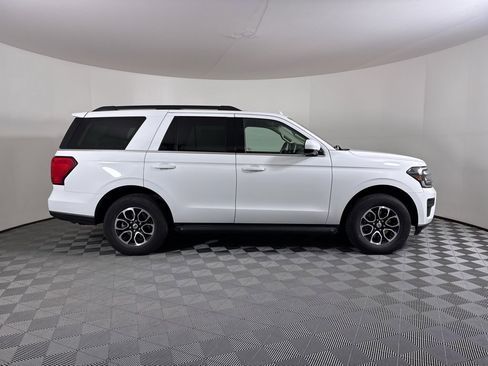 Used 2024 Ford Expedition XLT image 12