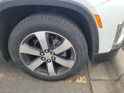 Used 2023 Chevrolet Traverse LT w/ LT Premium Package image 14