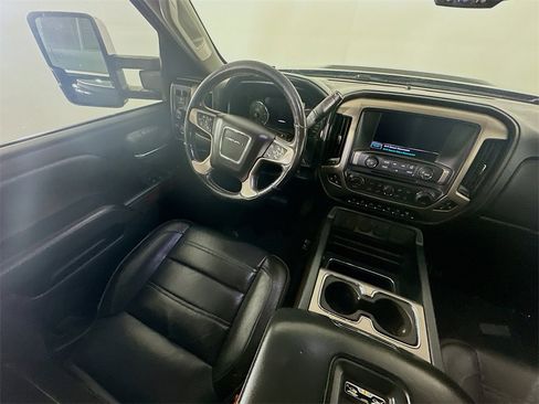 Used 2018 GMC Sierra 3500 Denali w/ Duramax Plus Package image 9