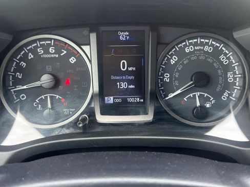 Certified 2022 Toyota Tacoma TRD Off-Road w/ Technology Package AWD/4WD image 16