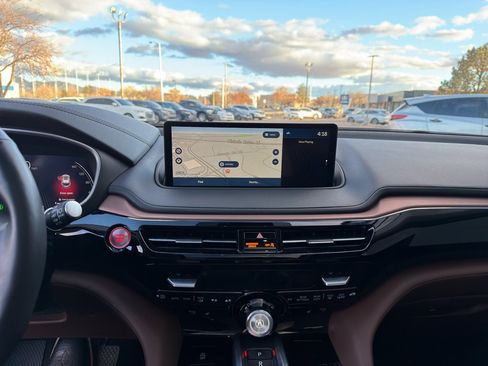 Certified 2023 Acura MDX w/Technology Package image 12