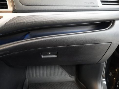 Used 2019 Toyota Highlander SE image 34