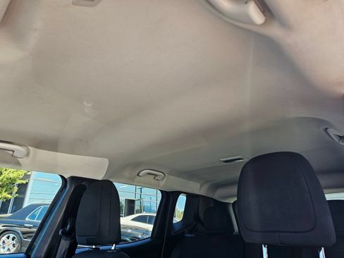 Used 2018 Jeep Renegade Latitude w/ Cold Weather Group AWD/4WD image 22
