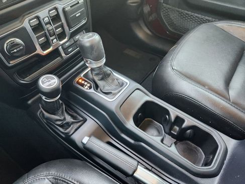 Used 2021 Jeep Wrangler Unlimited Sahara image 23