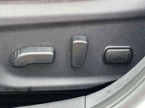 Used 2023 Nissan Sentra SV w/ SV Premium Package FWD image 16