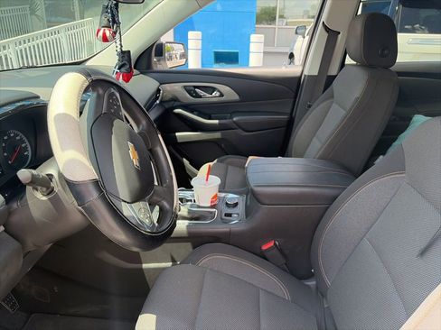 Used 2021 Chevrolet Traverse LS FWD image 12