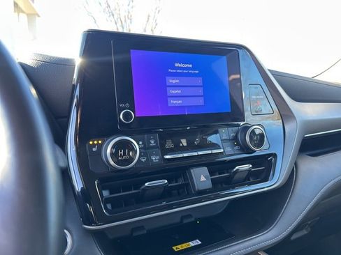 Used 2024 Toyota Highlander XLE image 20