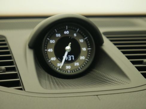 Certified 2025 Porsche Panamera Turbo AWD/4WD image 39