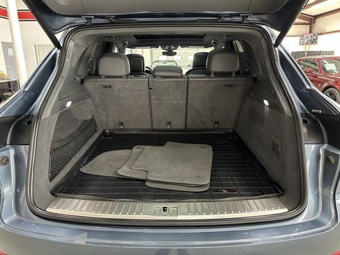 Used 2019 Porsche Cayenne S image 8