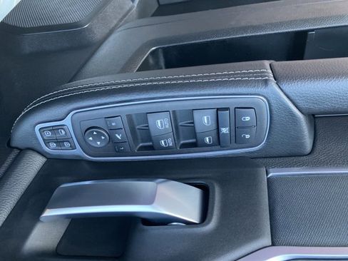 Used 2024 RAM 2500 Big Horn w/ Night Edition image 13