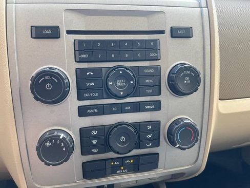 Used 2010 Ford Escape XLT AWD/4WD image 14