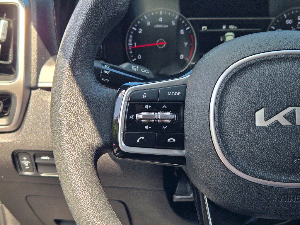 Used 2022 Kia Sorento LX AWD/4WD image 27
