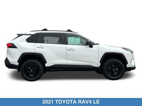 Used 2021 Toyota RAV4 LE w/ Carpet Mat Package (TMS) AWD/4WD image 4