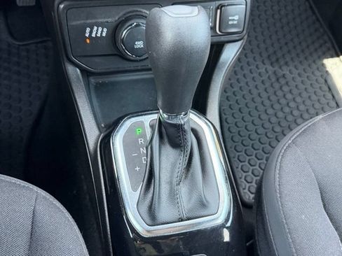 Used 2022 Jeep Renegade Altitude AWD/4WD image 21