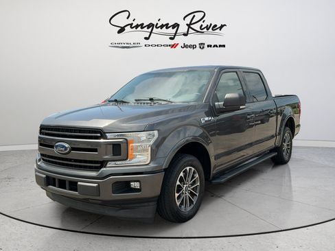 Used 2018 Ford F150 XLT w/ Equipment Group 302A Luxury RWD image 3