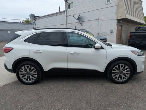 Used 2022 Ford Escape Titanium AWD/4WD image 8