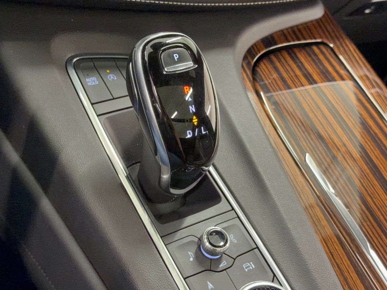 Used 2021 Cadillac Escalade Premium Luxury w/ Driver Assist Tech Package AWD/4WD image 21