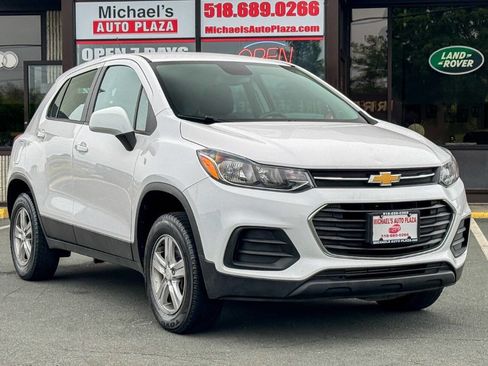 Used 2020 Chevrolet Trax LS AWD/4WD image 1