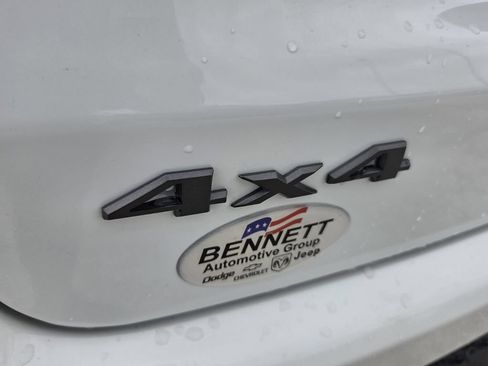 Used 2025 Jeep Compass Trailhawk AWD/4WD image 15