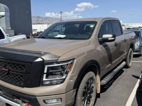 Used 2021 Nissan Titan PRO-4X w/ Pro-4x Convenience Package AWD/4WD image 2