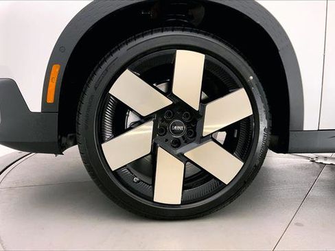 Used 2025 MINI Cooper Countryman S w/ Comfort Package Max image 9