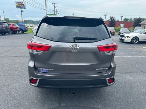 Used 2019 Toyota Highlander Limited image 4