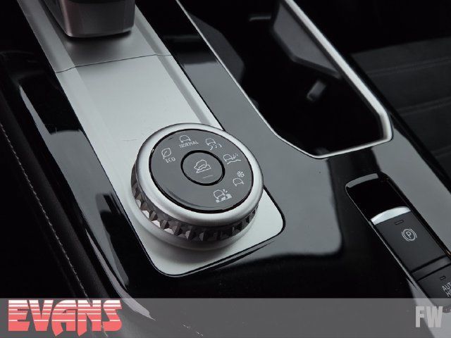Used 2025 Mitsubishi Outlander AWD image 13