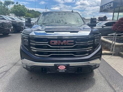 Used 2024 GMC Sierra 1500 SLT w/ SLT Premium Plus Package AWD/4WD image 5