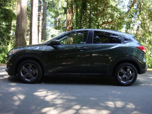 Used 2018 Honda HR-V EX image 1
