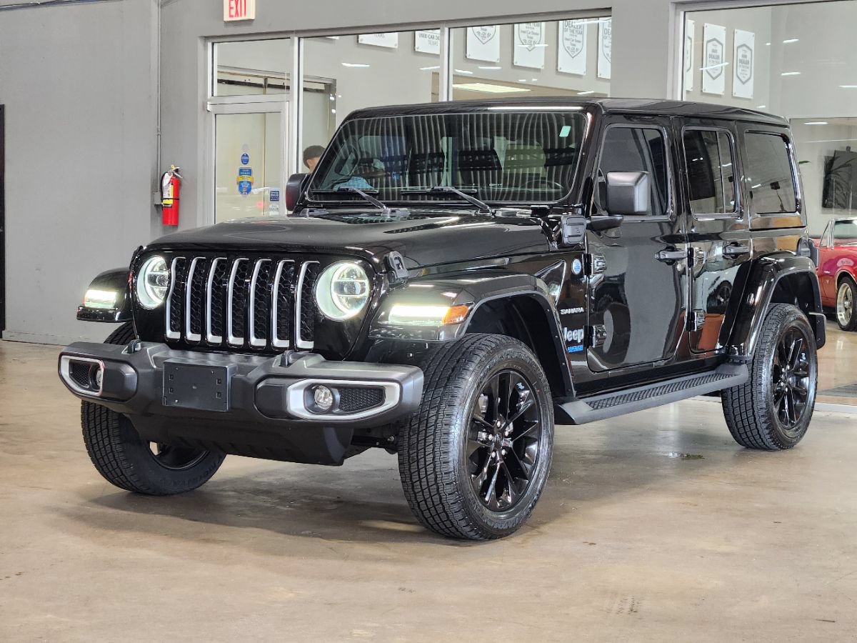 Used 2021 Jeep Wrangler Unlimited Sahara w/ Cold Weather Group AWD/4WD image 3