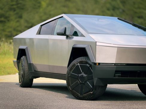 Used 2024 Tesla Cybertruck Cyberbeast AWD/4WD image 9