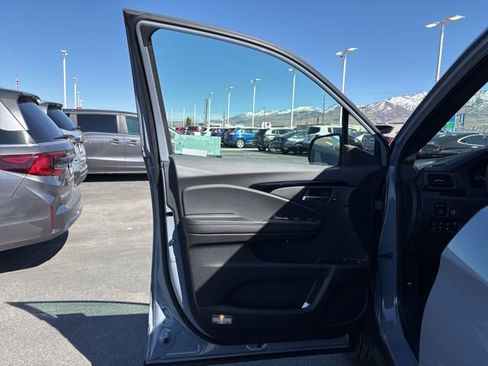 New 2026 Honda Ridgeline Black Edition image 10