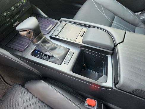 Used 2019 Lexus ES 350 Ultra Luxury w/ Accessory Package 2 image 19