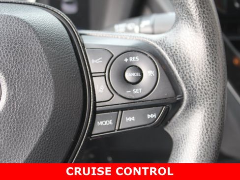 Used 2020 Toyota Corolla LE FWD image 16