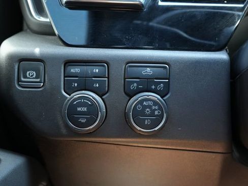 Used 2024 Chevrolet Silverado 1500 LT Trail Boss w/ Convenience Package II AWD/4WD image 22