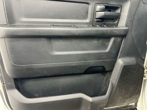 Used 2014 RAM 2500 Tradesman w/ Chrome Appearance Group image 19