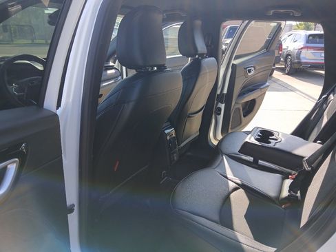 Used 2025 Jeep Compass Trailhawk AWD/4WD image 20