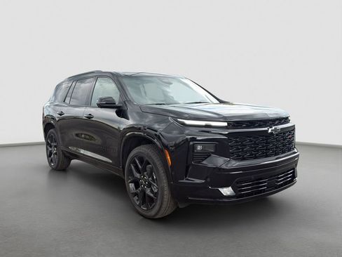 Used 2025 Chevrolet Traverse RS FWD image 8