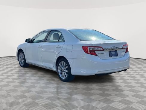 Used 2013 Toyota Camry XLE w/ Preferred Accessory Pkg image 5
