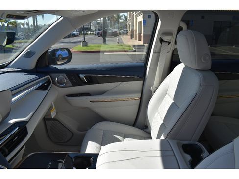 New 2026 Buick Enclave Avenir FWD image 17