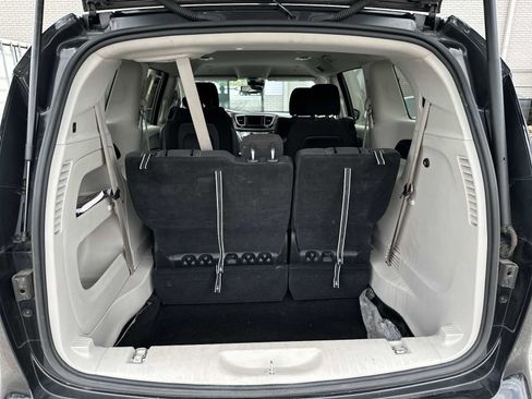 Used 2023 Chrysler Voyager LX FWD image 26
