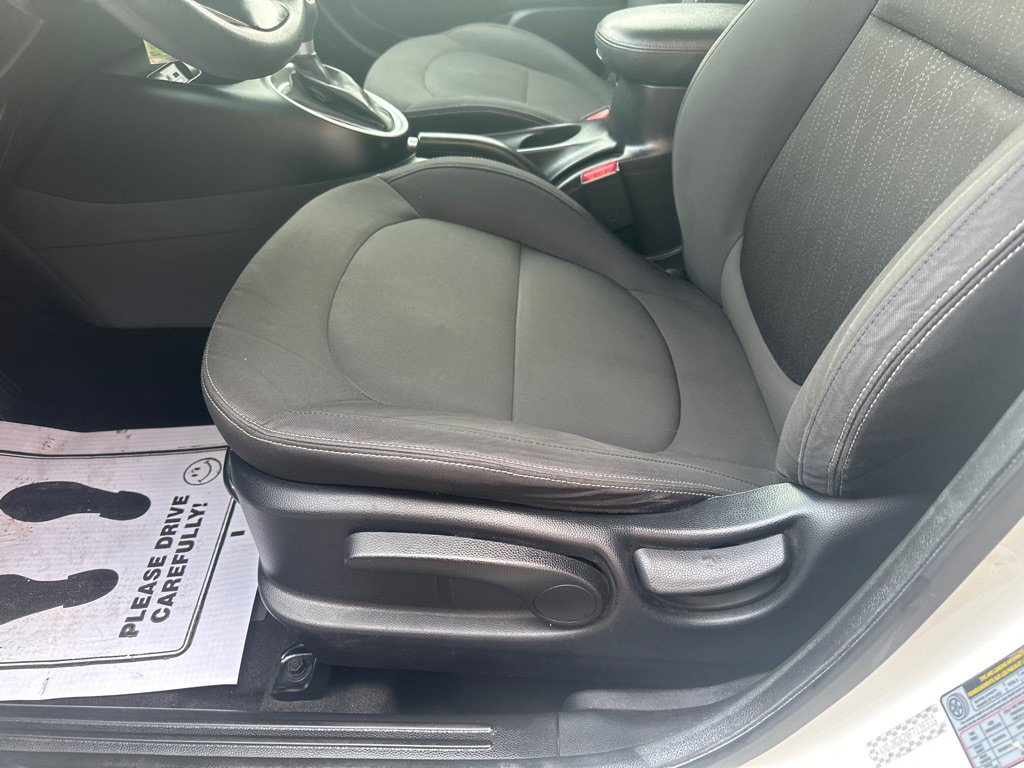 Used 2015 Kia Soul FWD image 19