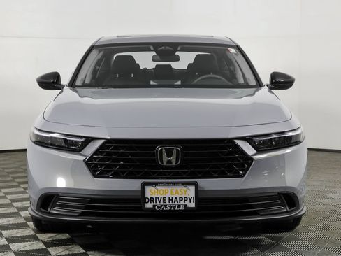 Used 2025 Honda Accord SE image 11
