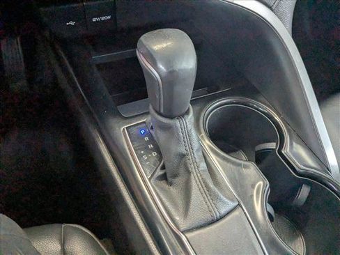 Used 2020 Toyota Camry SE w/ Carpet Mat Package FWD image 12
