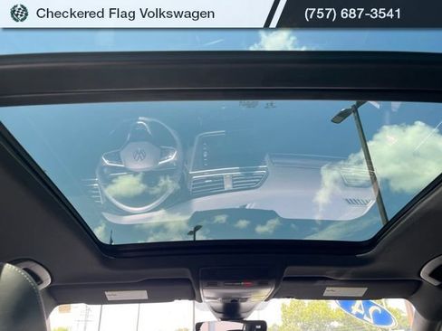 Used 2024 Volkswagen Tiguan SEL R-Line AWD/4WD image 30
