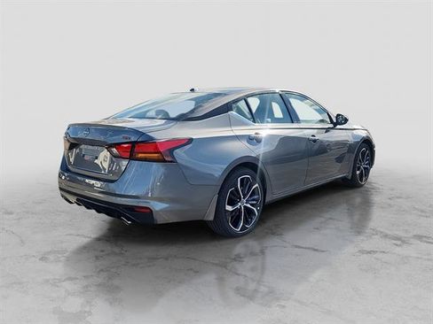 New 2025 Nissan Altima 2.5 SR image 2