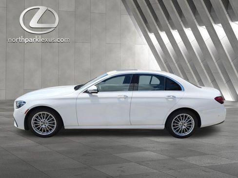 Used 2022 Mercedes-Benz E 350 4MATIC Sedan image 1